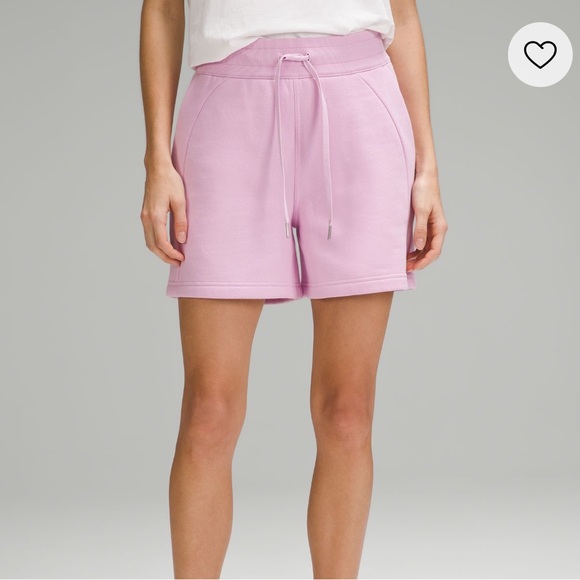 Lululemonsize 6scuba high rise shorts 5”